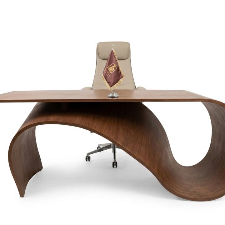 VIP Executive Desk